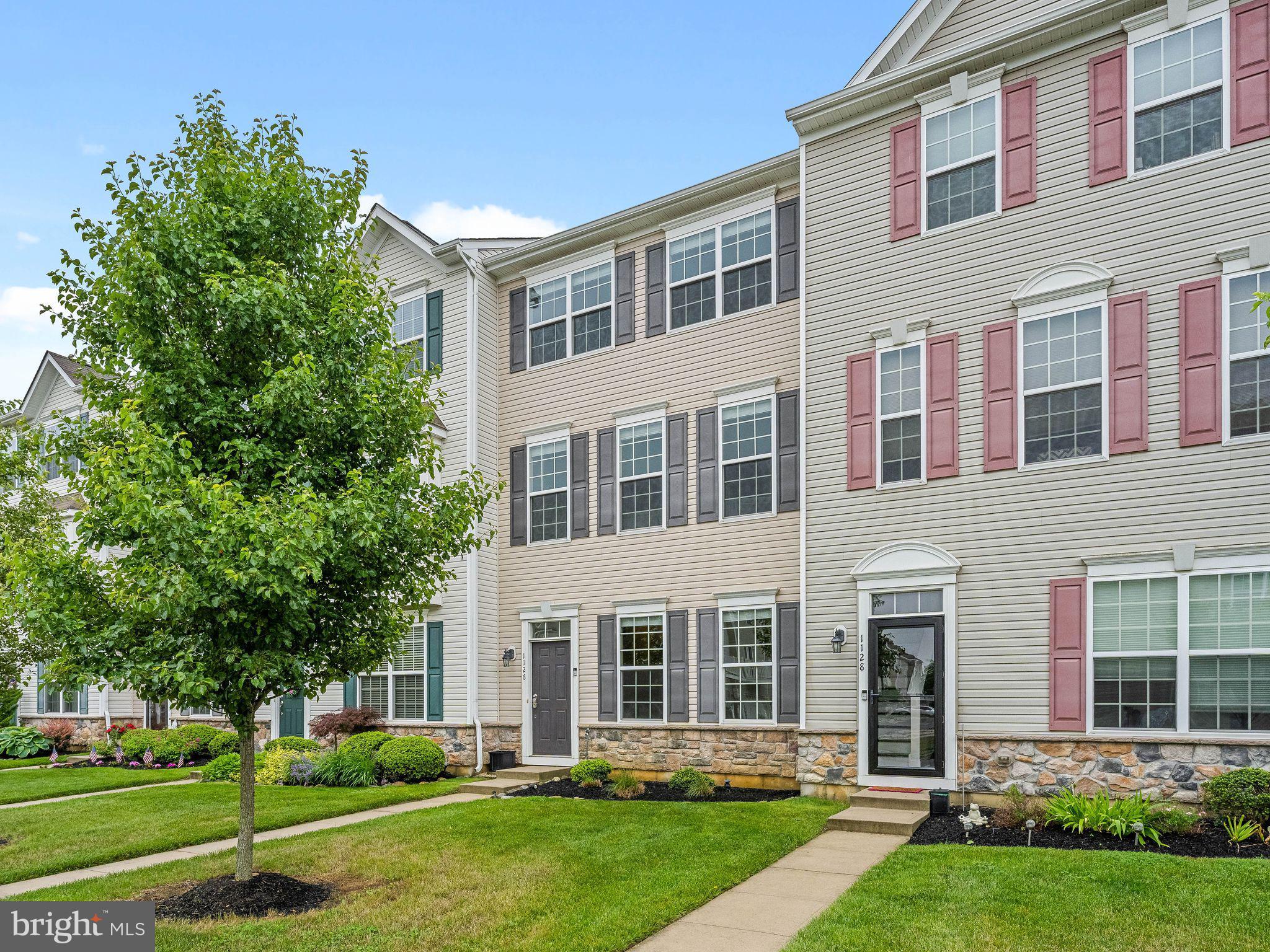 1126 MUNYON DRIVE