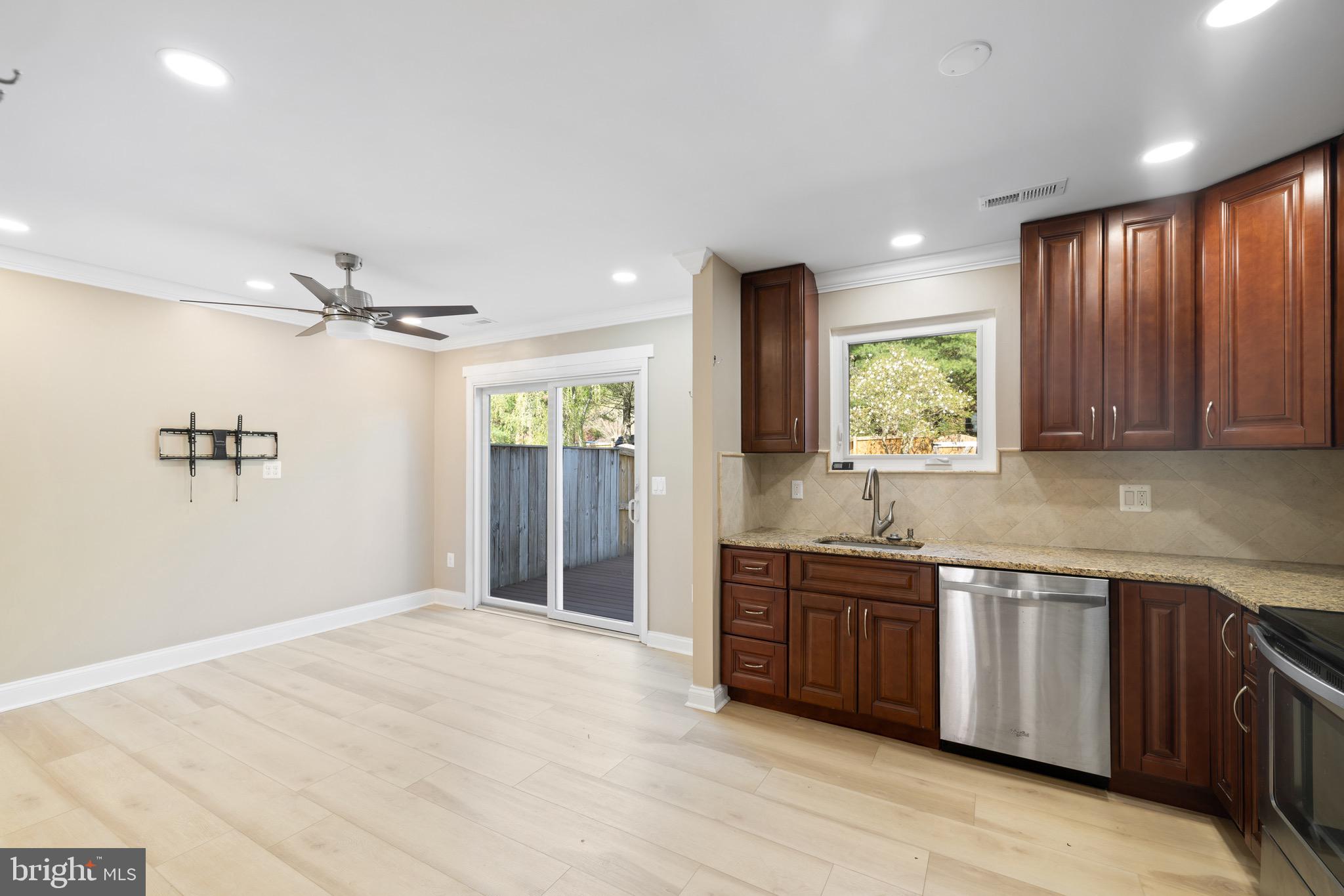 WALNUT RIDGE - Residential Lease