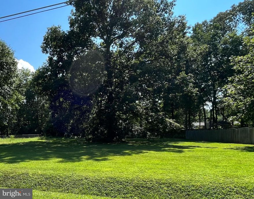 Come build your dream home on this gorgeous lot in Lake Arrowhead.