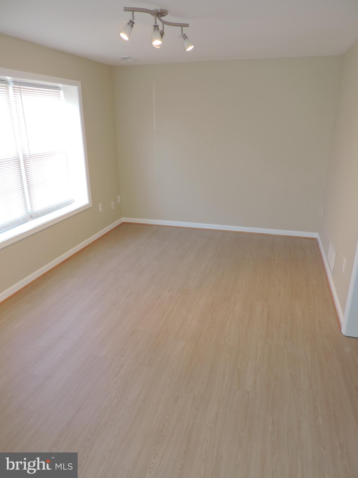 RIVERSIDE - Residential