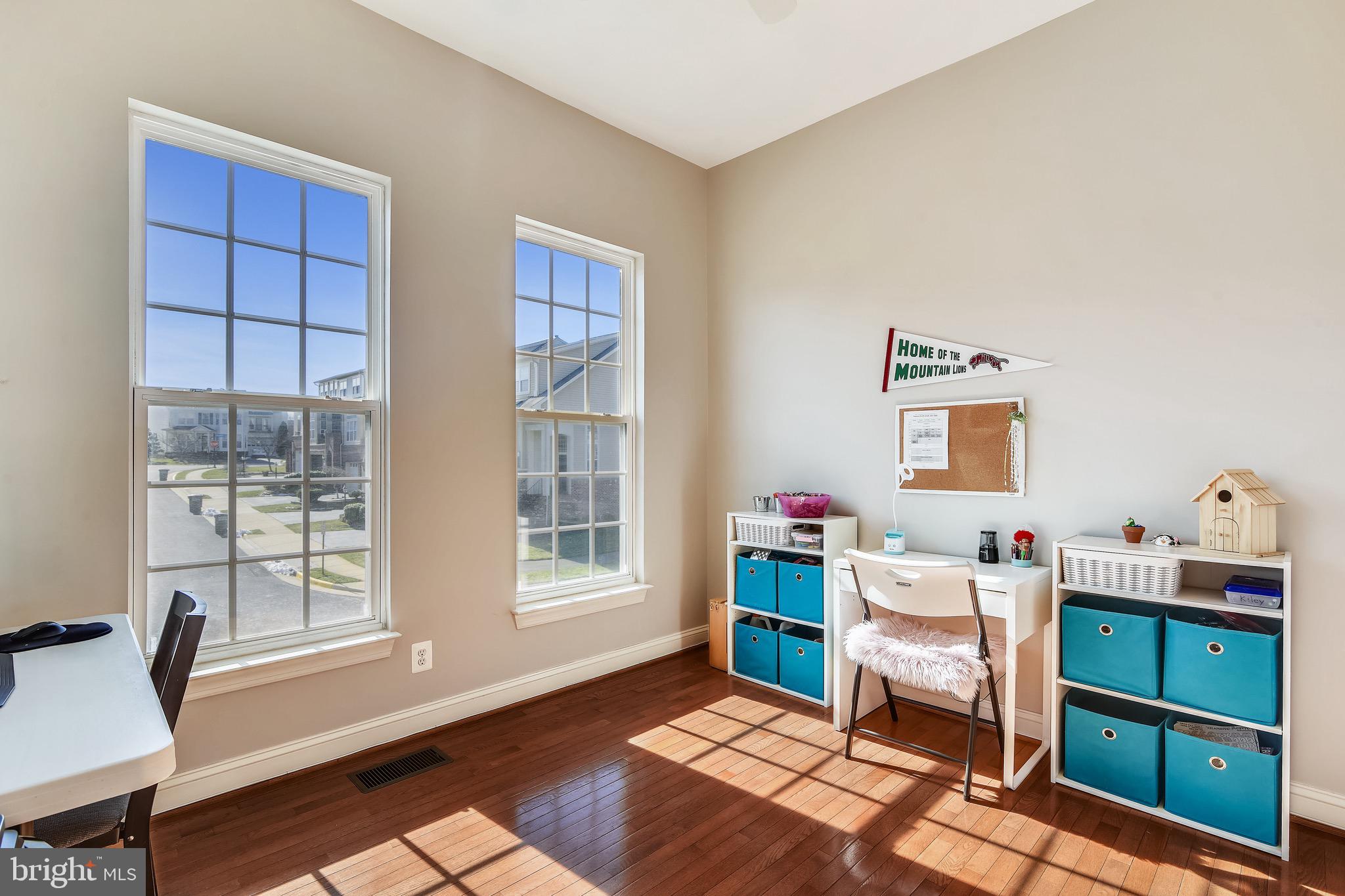 BROADLANDS SOUTH - Residential