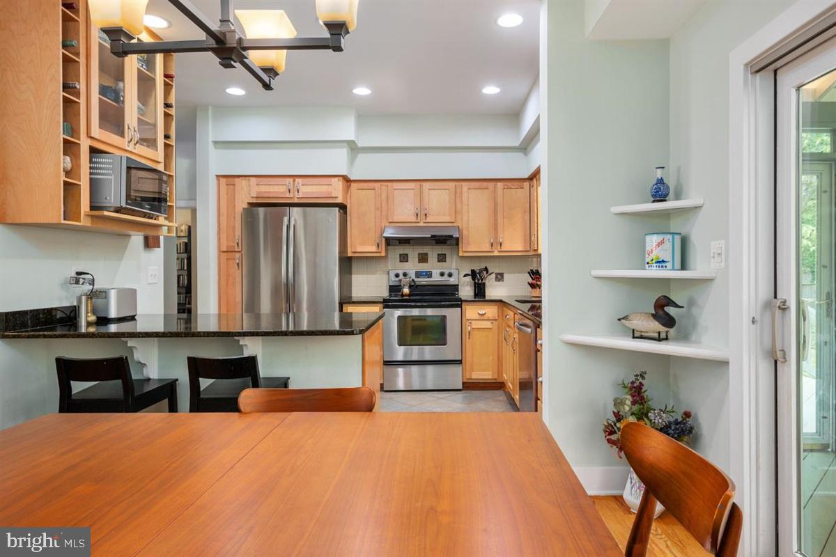 HILLSMERE SHORES - Residential