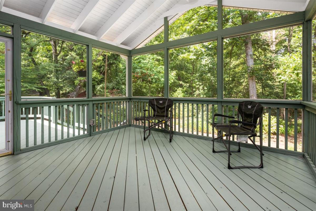 HILLSMERE SHORES - Residential