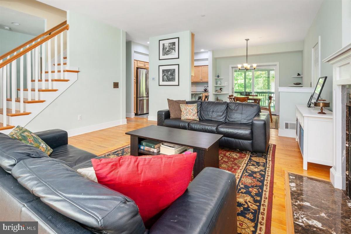 HILLSMERE SHORES - Residential