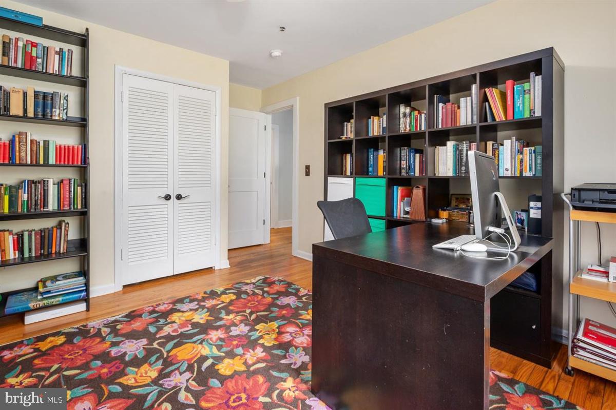 HILLSMERE SHORES - Residential