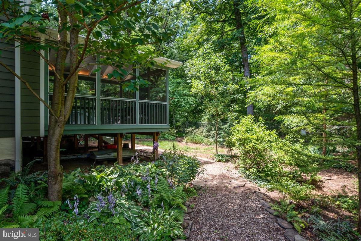 HILLSMERE SHORES - Residential