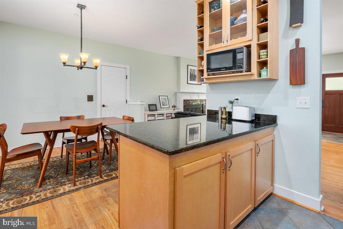 HILLSMERE SHORES - Residential