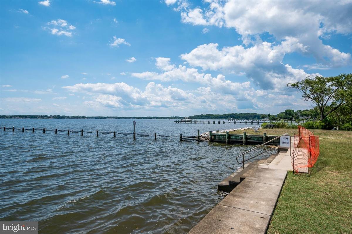 HILLSMERE SHORES - Residential