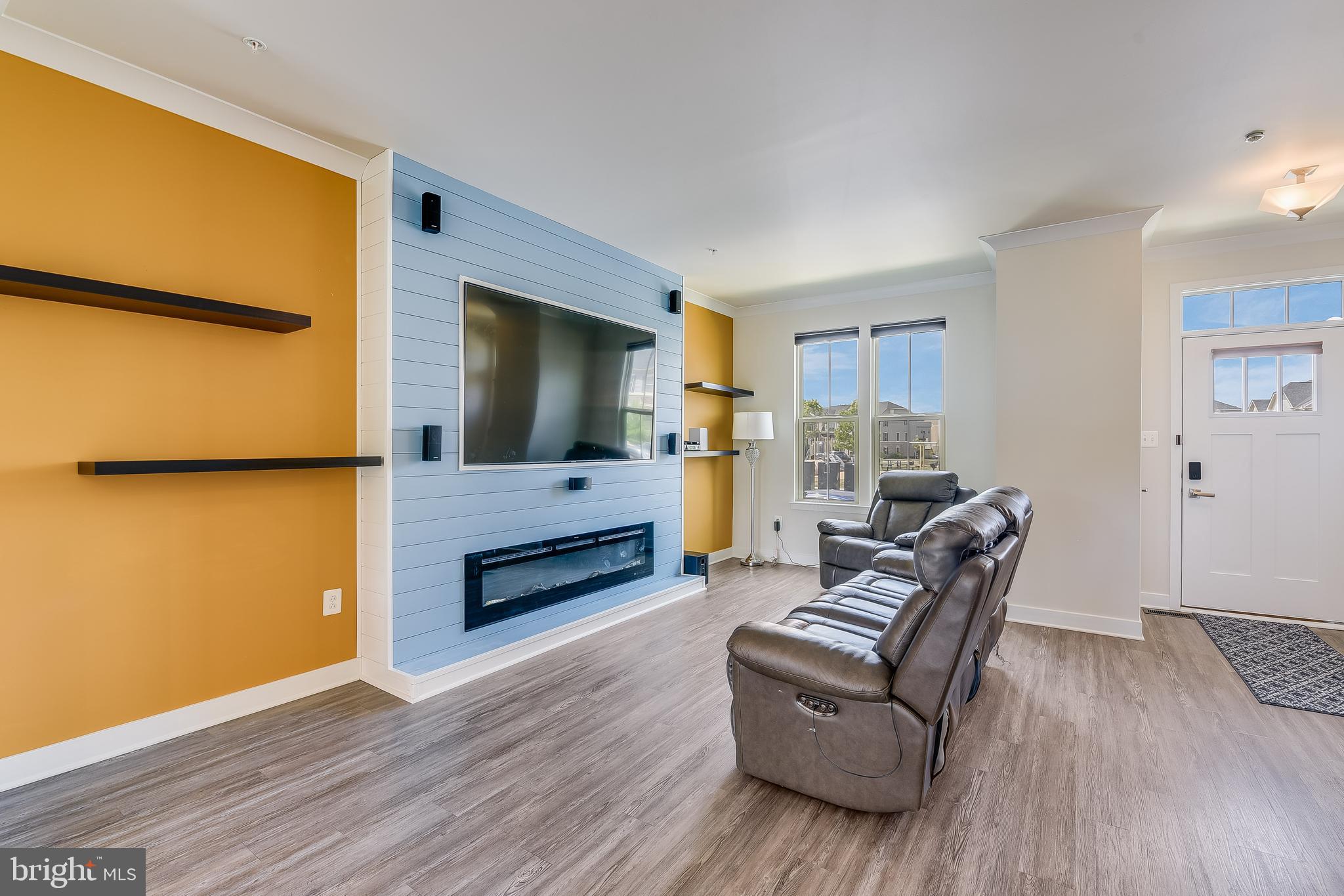 LAKE LINGANORE TOWN CENTER - Residential