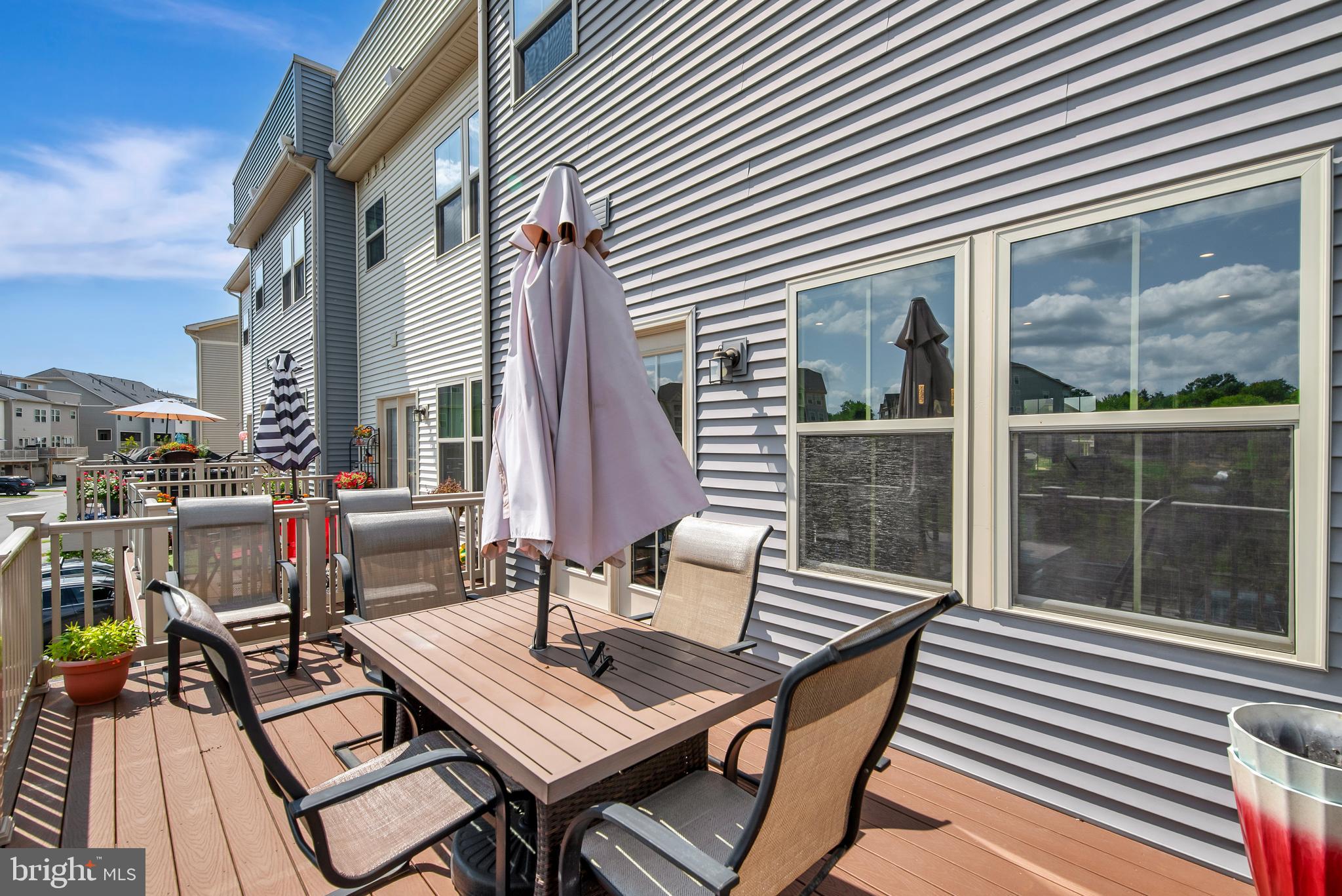 LAKE LINGANORE TOWN CENTER - Residential