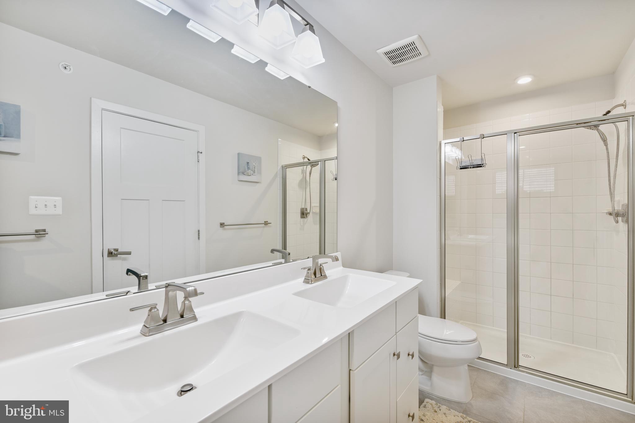 LAKE LINGANORE TOWN CENTER - Residential