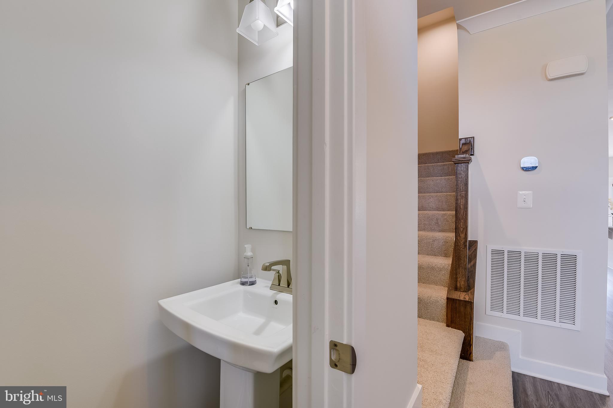 LAKE LINGANORE TOWN CENTER - Residential