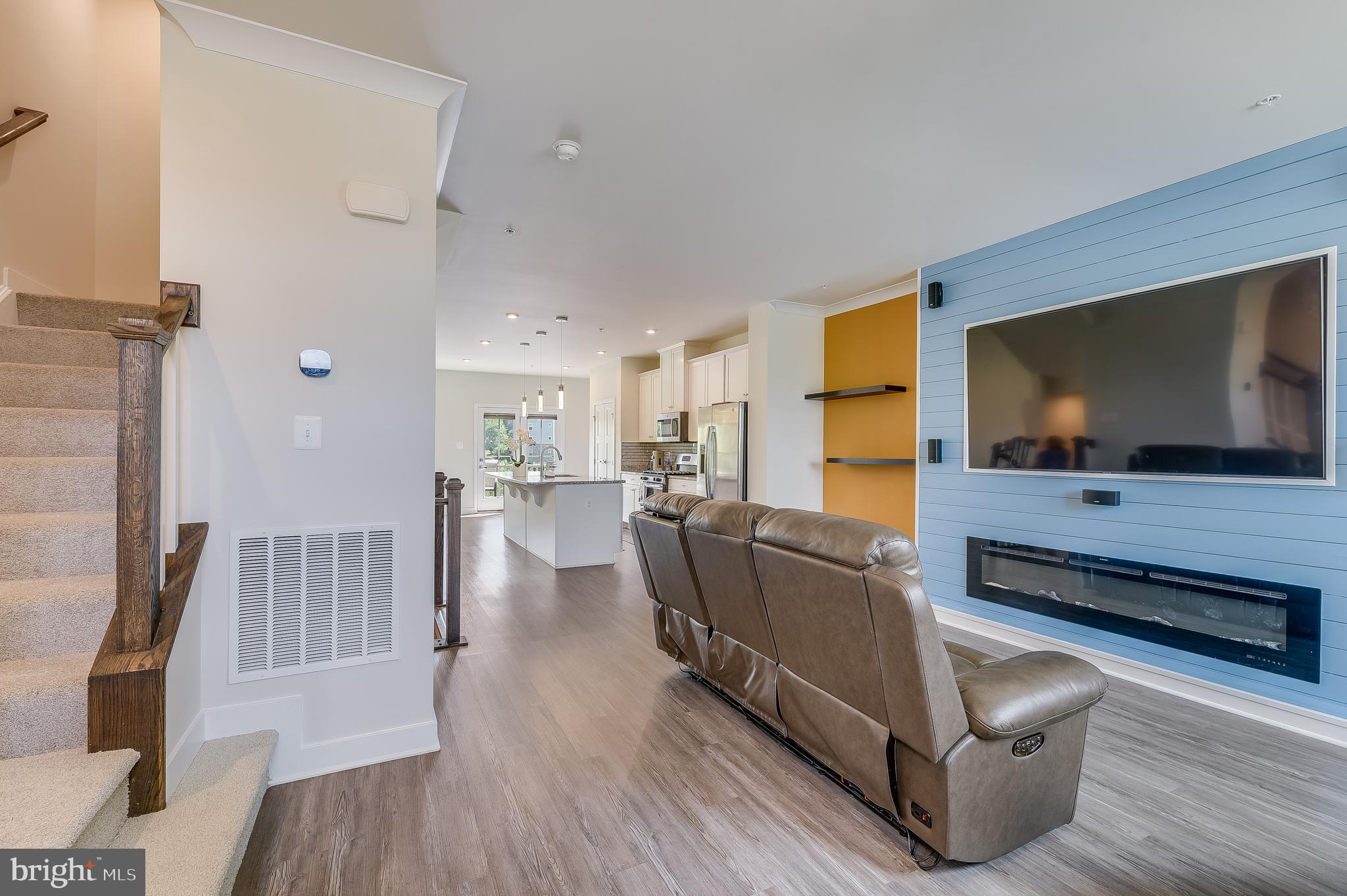 LAKE LINGANORE TOWN CENTER - Residential