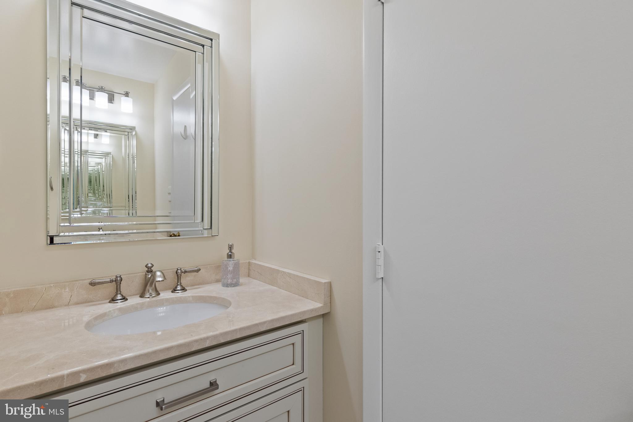 LAKE WINDERMERE - Residential