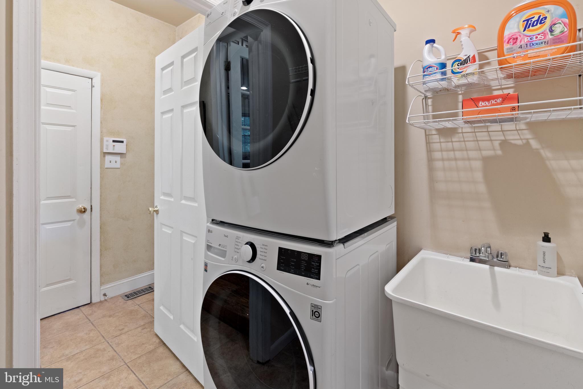 LAKE WINDERMERE - Residential