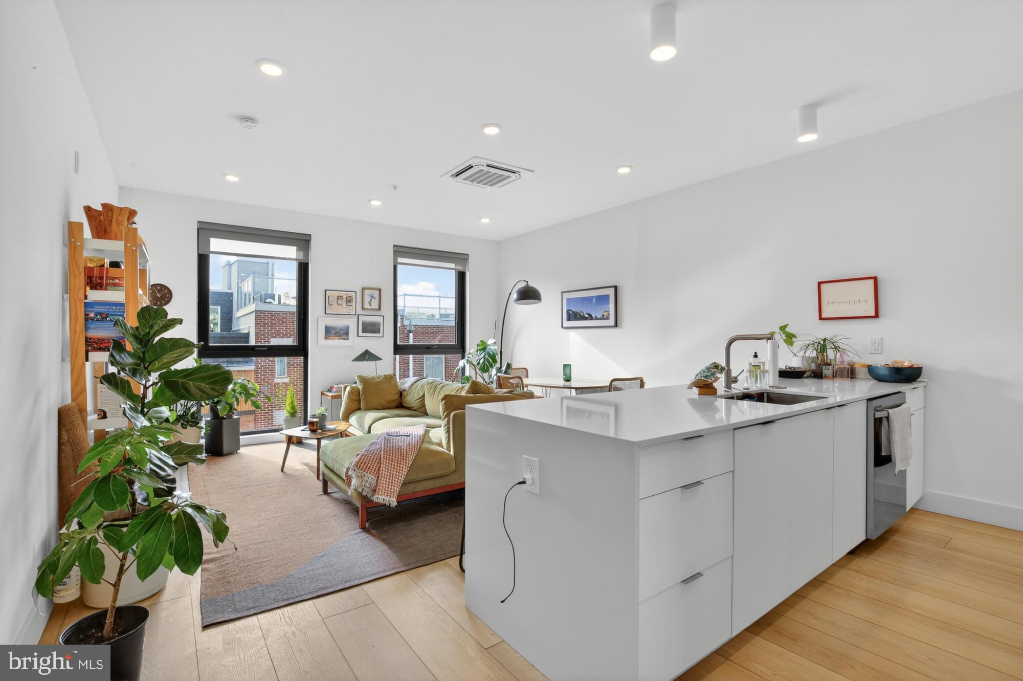 2007 CAMBRIDGE STREET 9