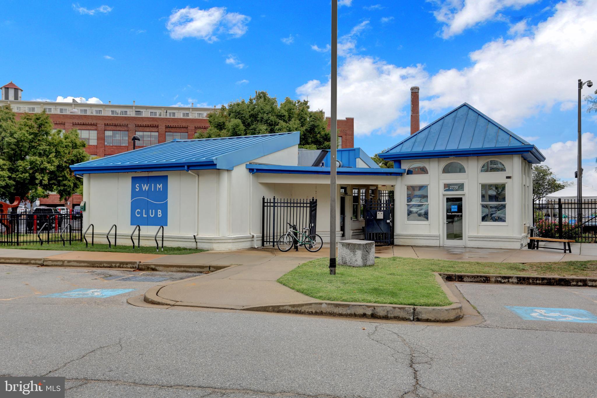 LIGHTHOUSE POINT EAST - Residential