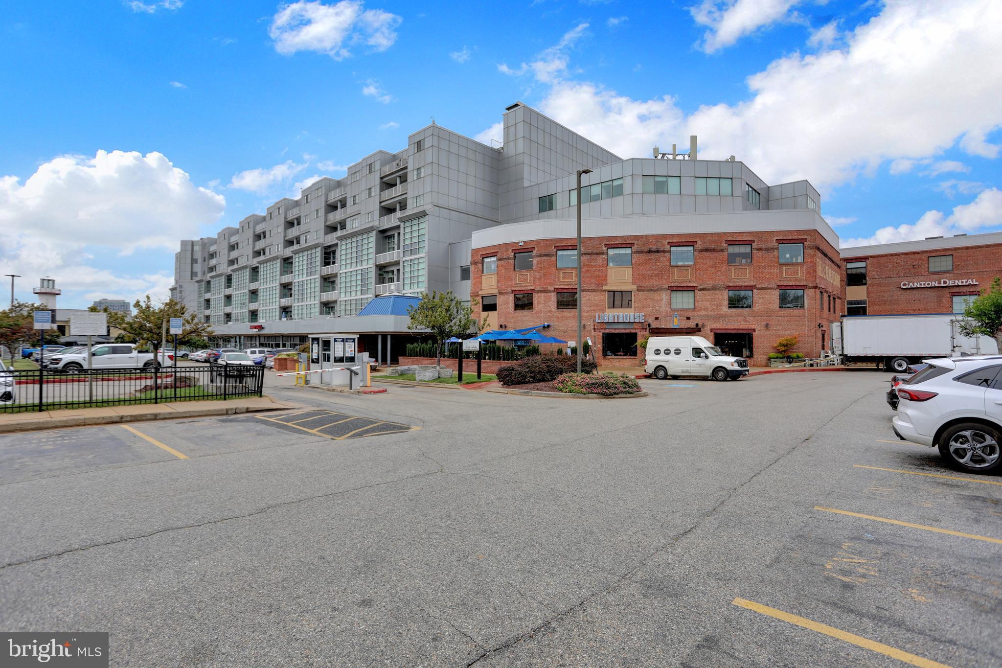 LIGHTHOUSE POINT EAST - Residential