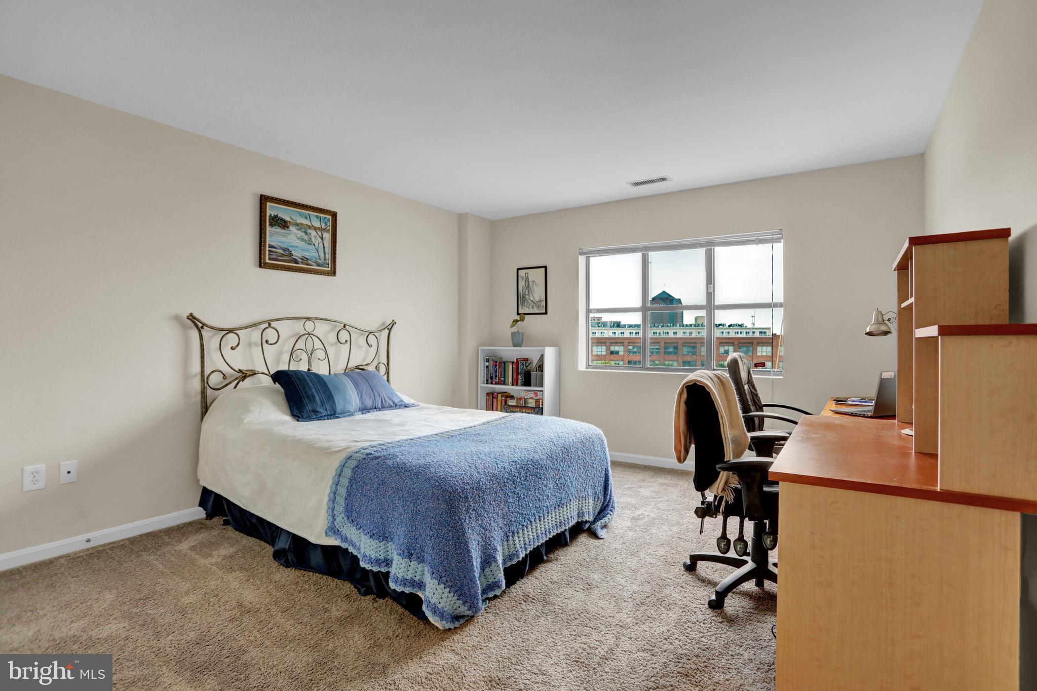 LIGHTHOUSE POINT EAST - Residential