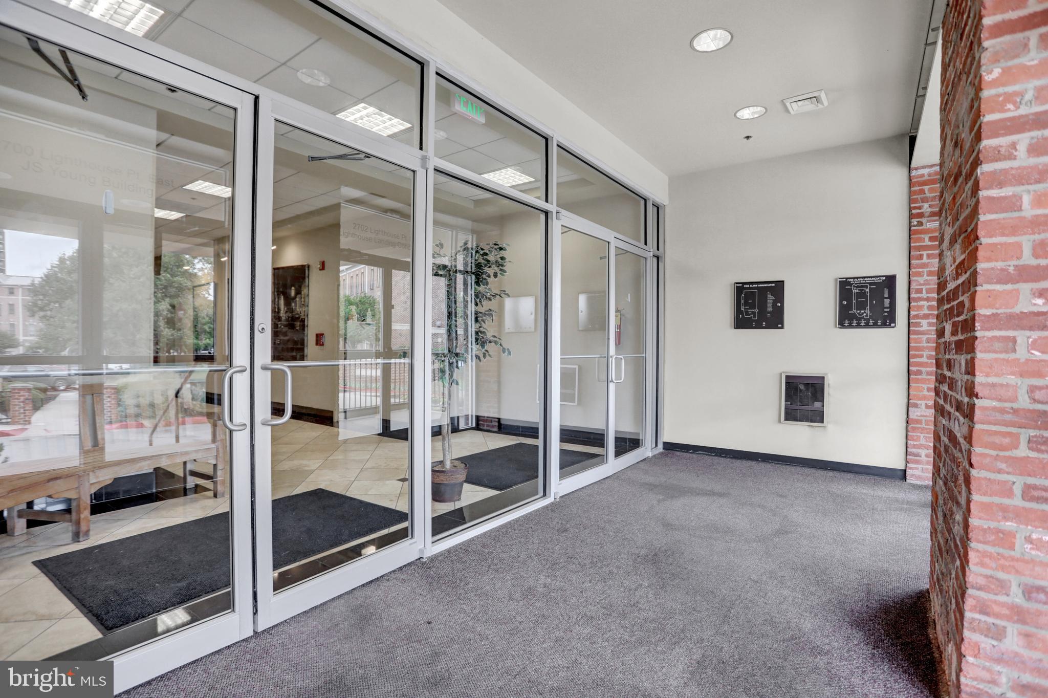 LIGHTHOUSE POINT EAST - Residential