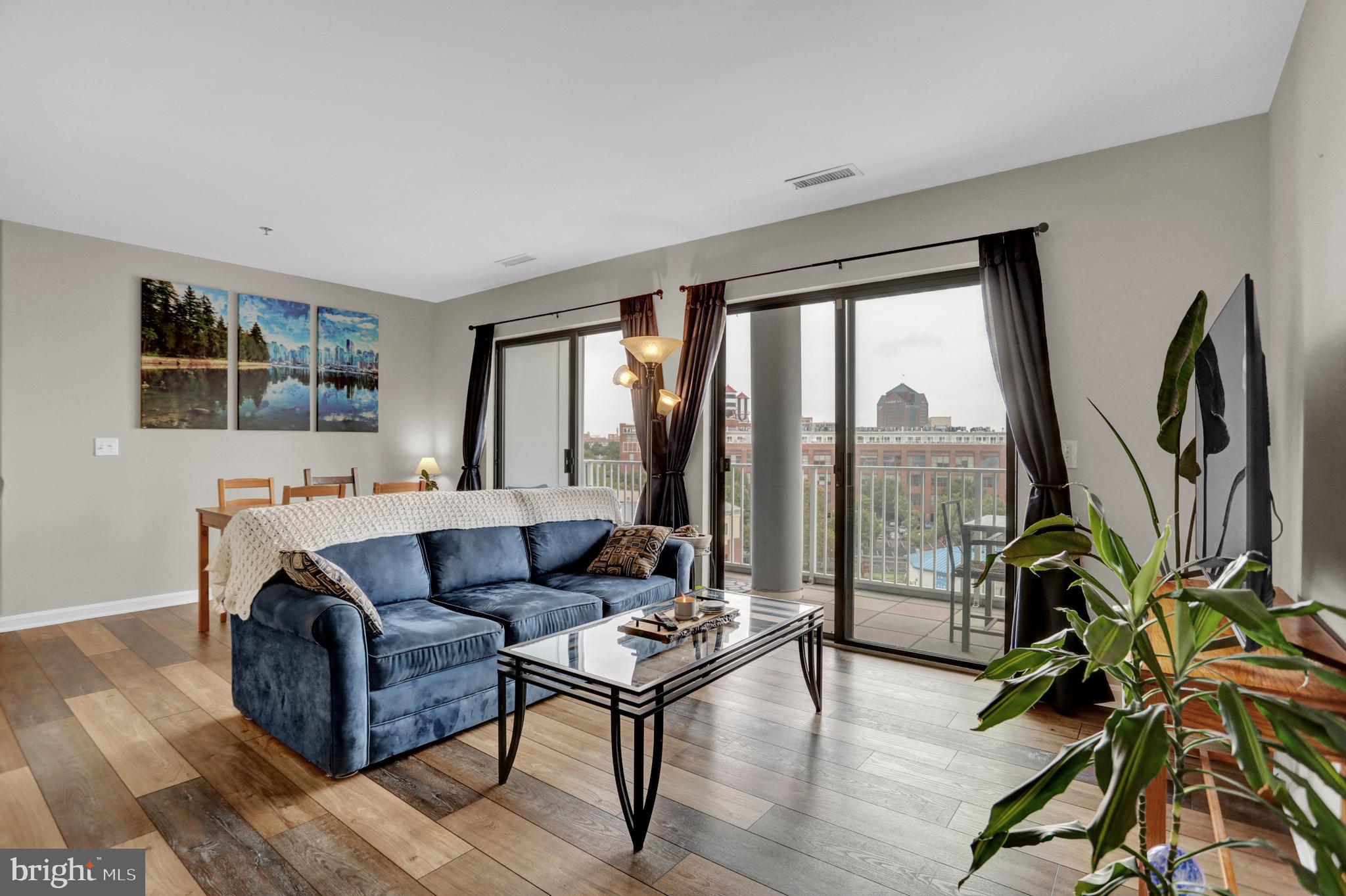 LIGHTHOUSE POINT EAST - Residential