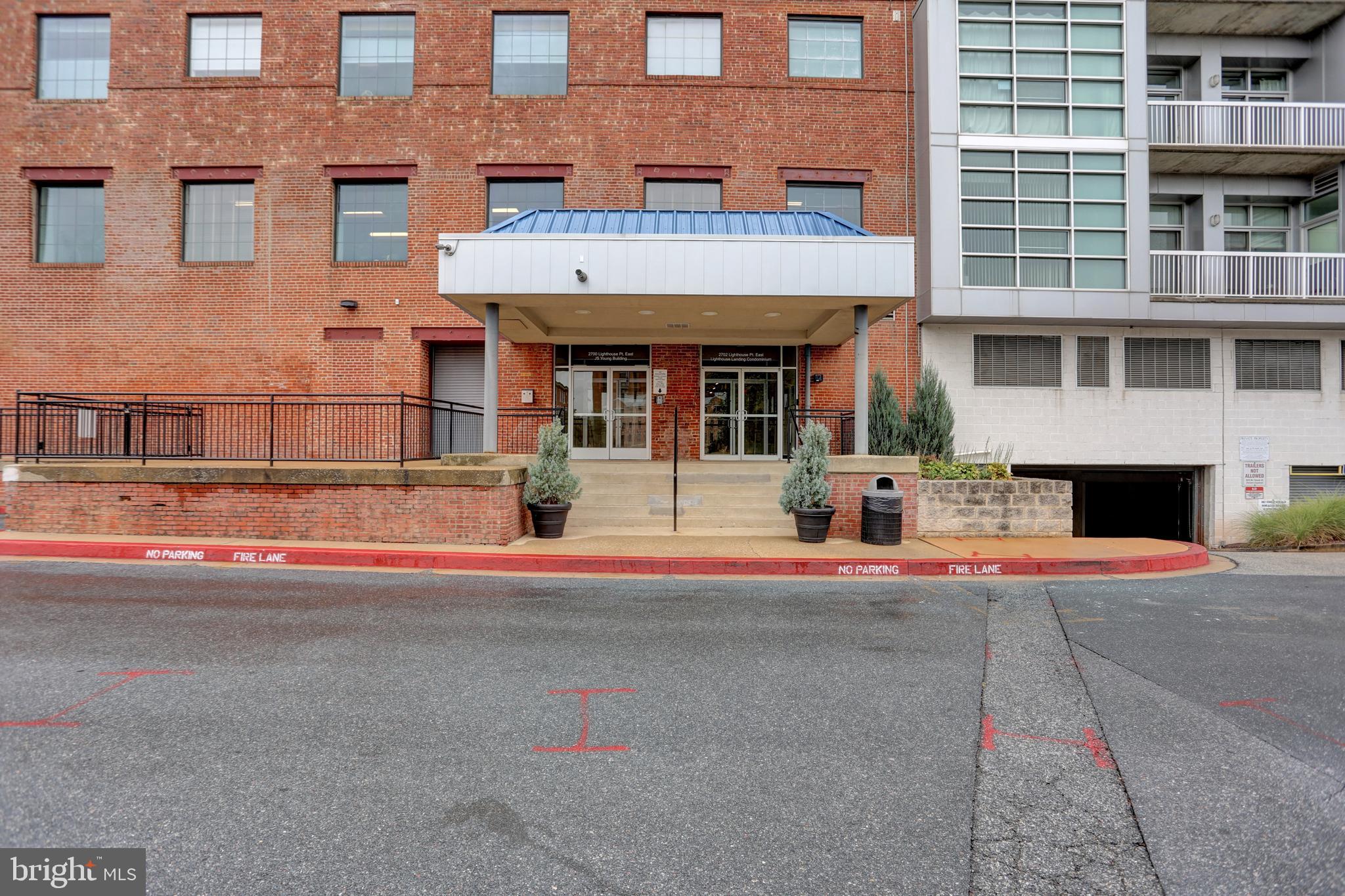 LIGHTHOUSE POINT EAST - Residential