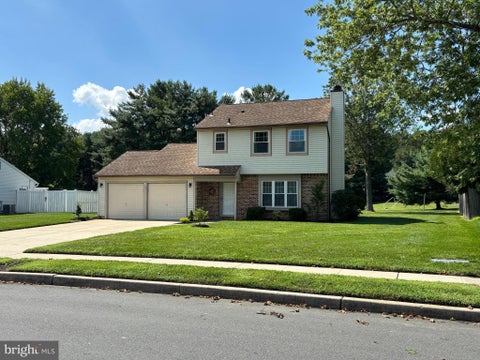 Homes For Sale - 5 Woodcrest Drive<br/> EASTAMPTON, NJ 08060
