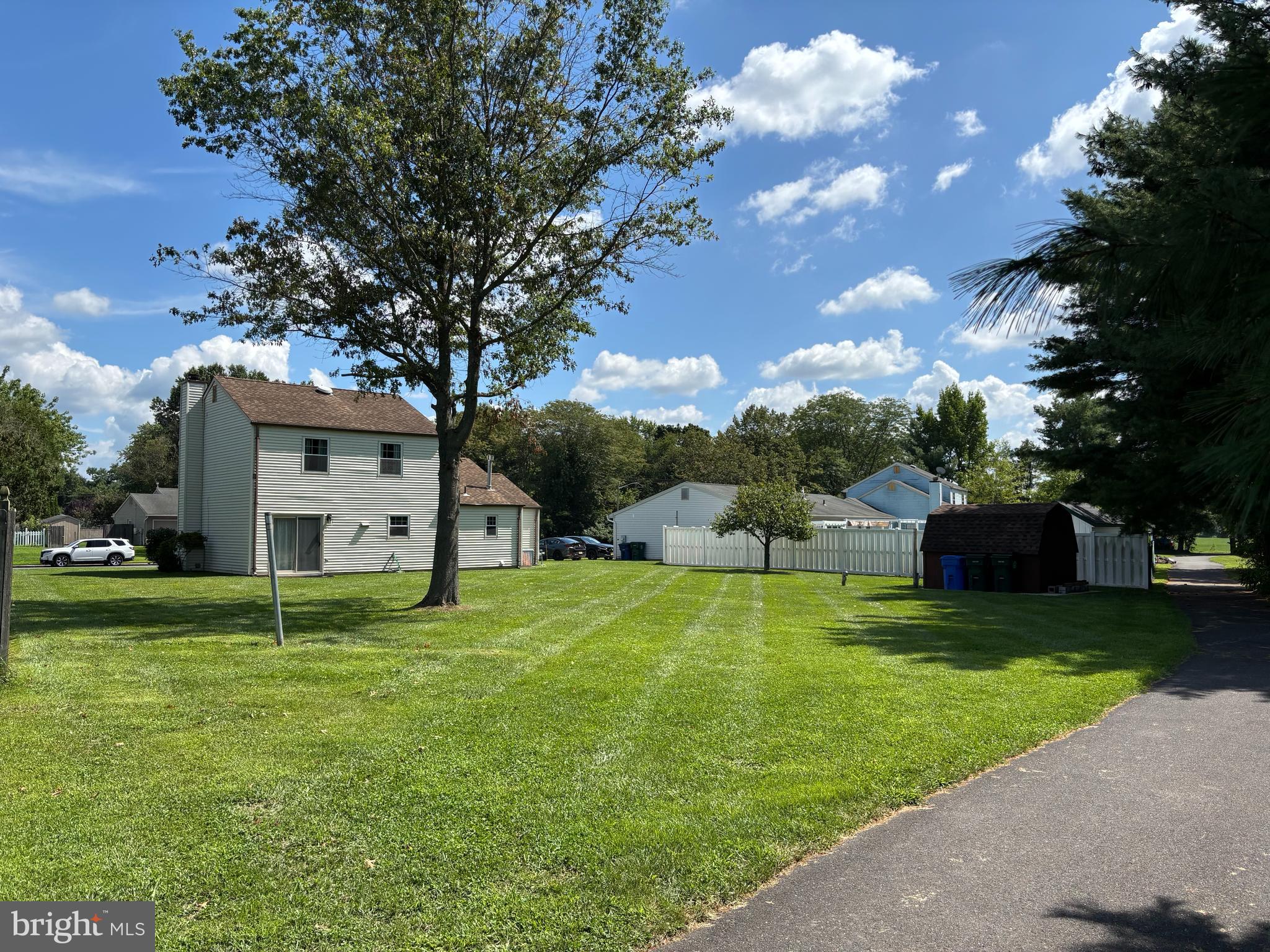 5 WOODCREST DRIVE