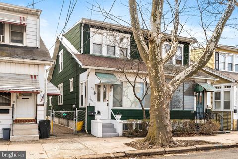 Townhouse For Sale - 1107 Dayton Street<br/> Mercer County, TRENTON, NJ 08610