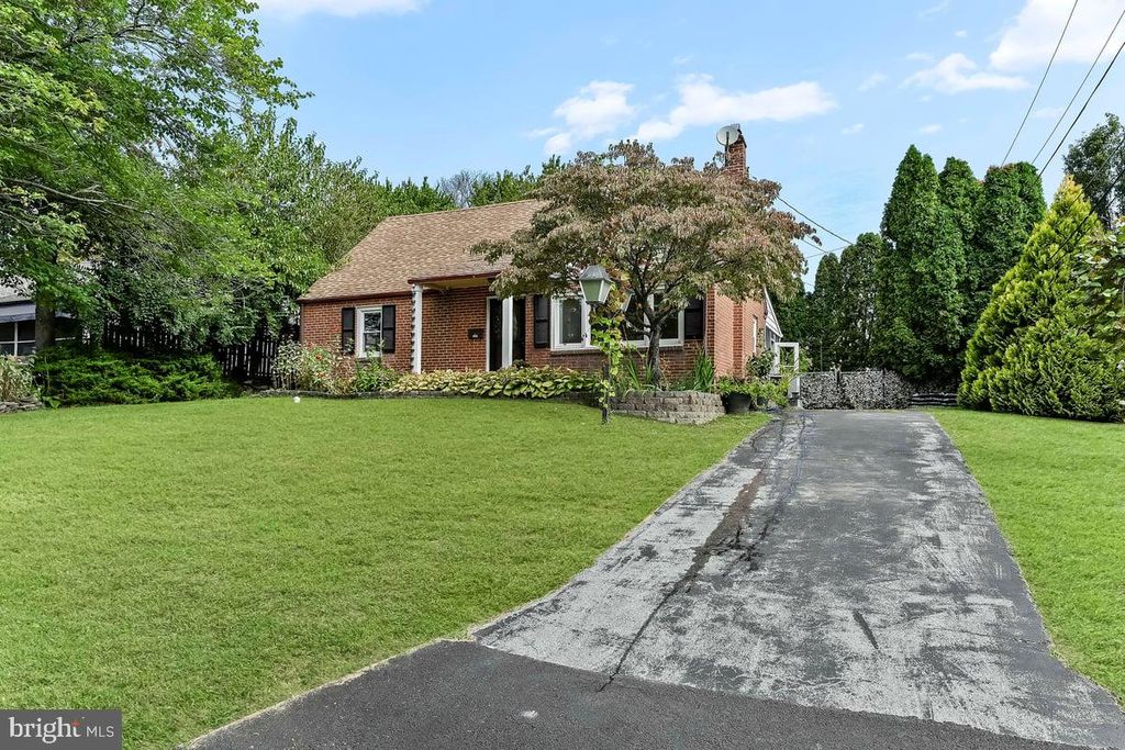 Photo of 2403 Bryn Mawr Avenue, WILMINGTON, DE 19803 (MLS # DENC2088908)