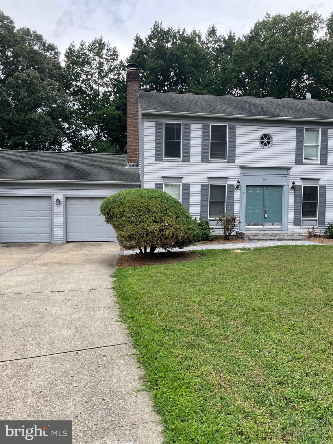 Great Colonial, Large fenced yard on quiet cul-de-sac. Walking distance to highly acclaimed SC Elementary. In coveted new Severna Park district! Family room with brick fireplace, crown molding, laminate floors, 2 story foyer with hardwood floors and tile entryway. Kitchen with laminate floors and large breakfast area. 2-level deck, 2 car garage, finished walkout basement with den. . Available immediately. App Fee $50/adult. Pets case by case with additional pet rent.