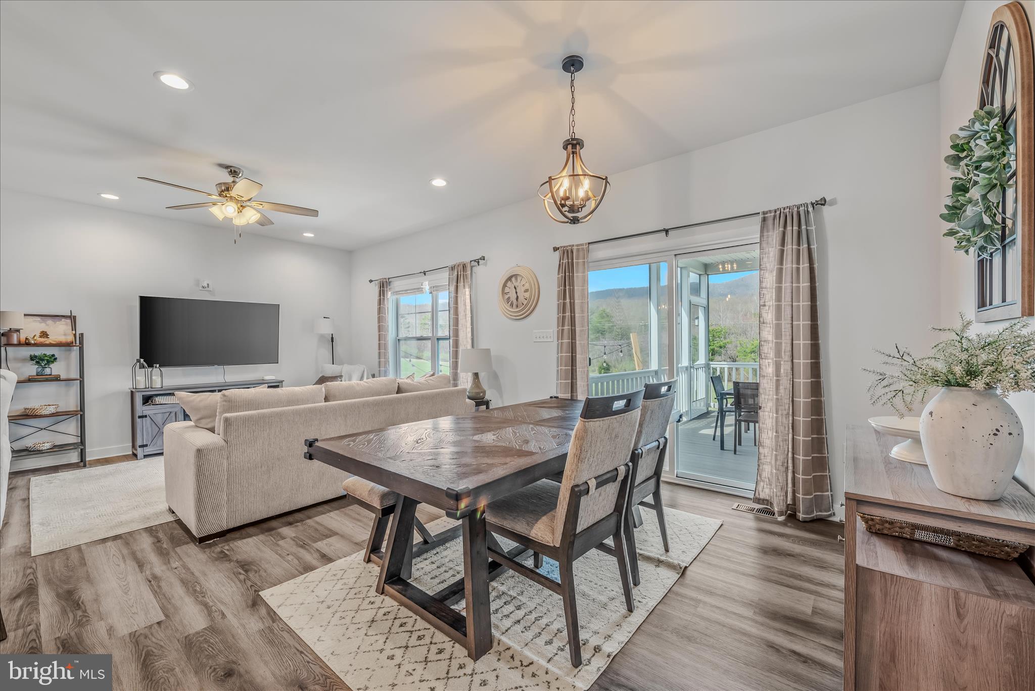 POINT VIEW ESTATES - Residential