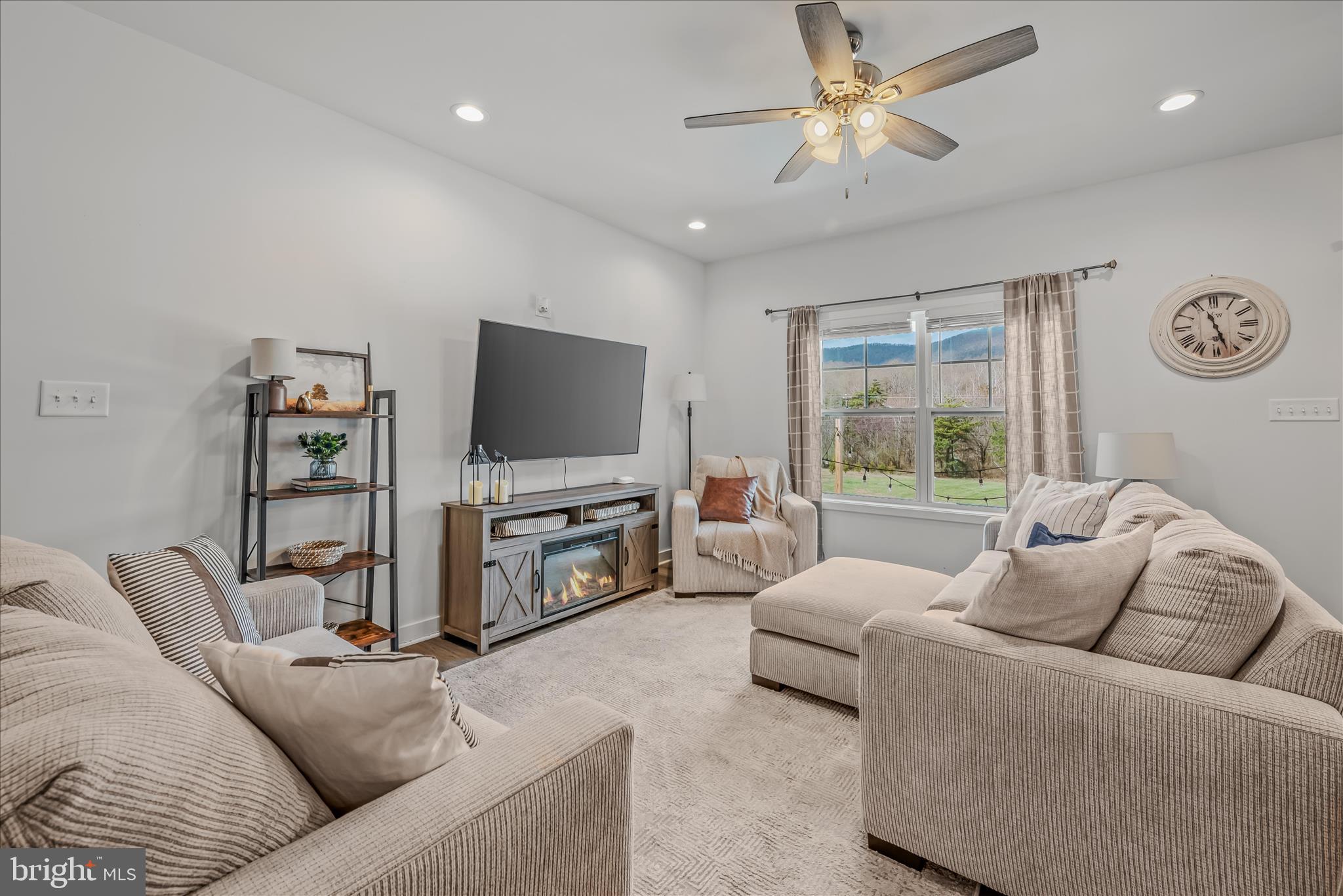 POINT VIEW ESTATES - Residential