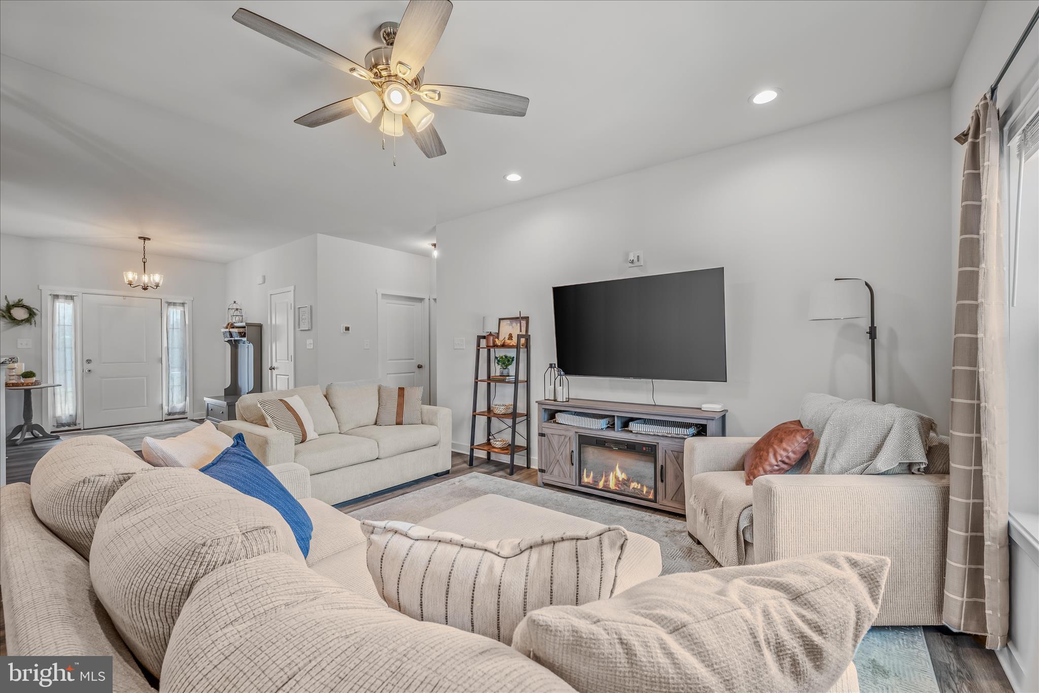 POINT VIEW ESTATES - Residential