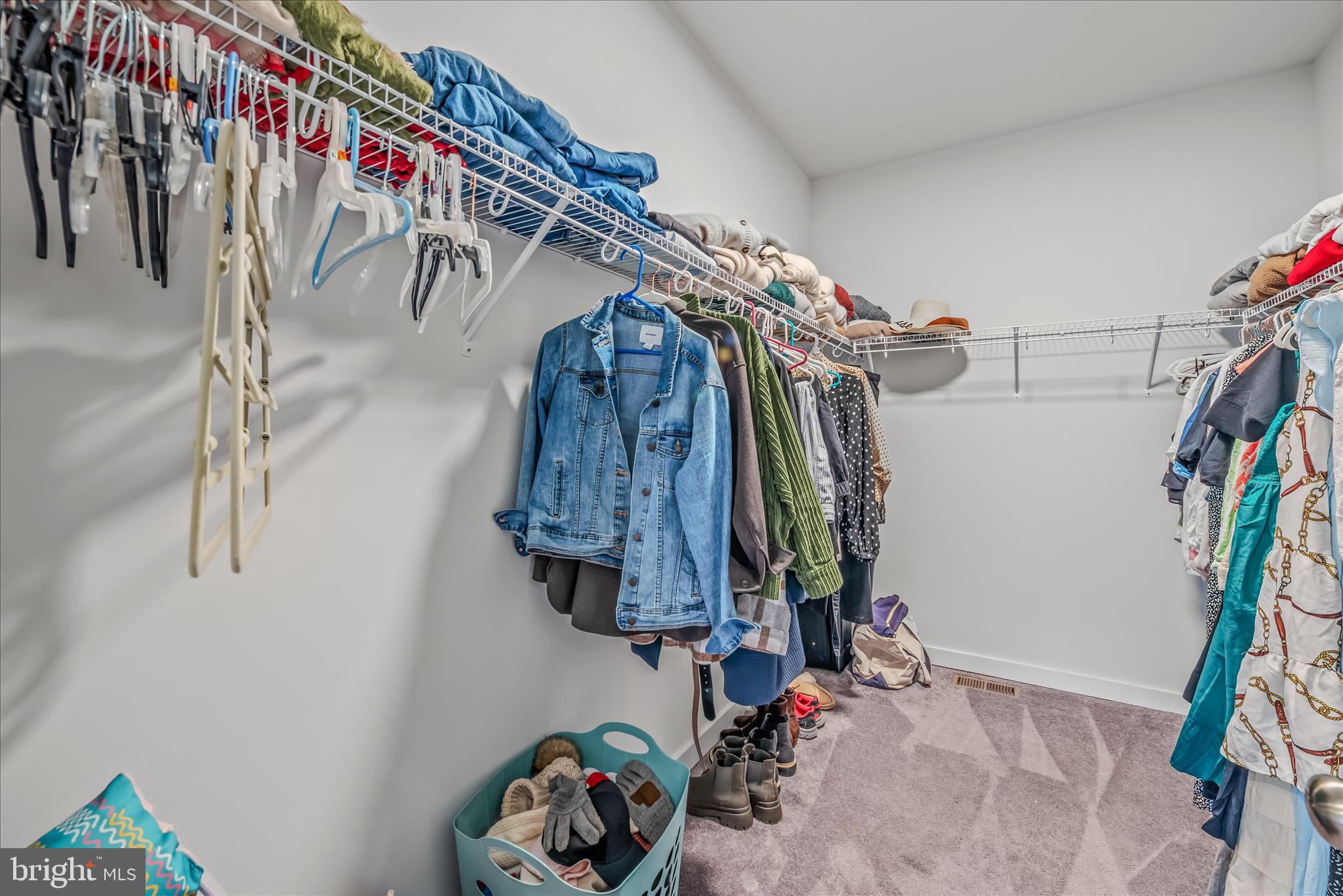 POINT VIEW ESTATES - Residential