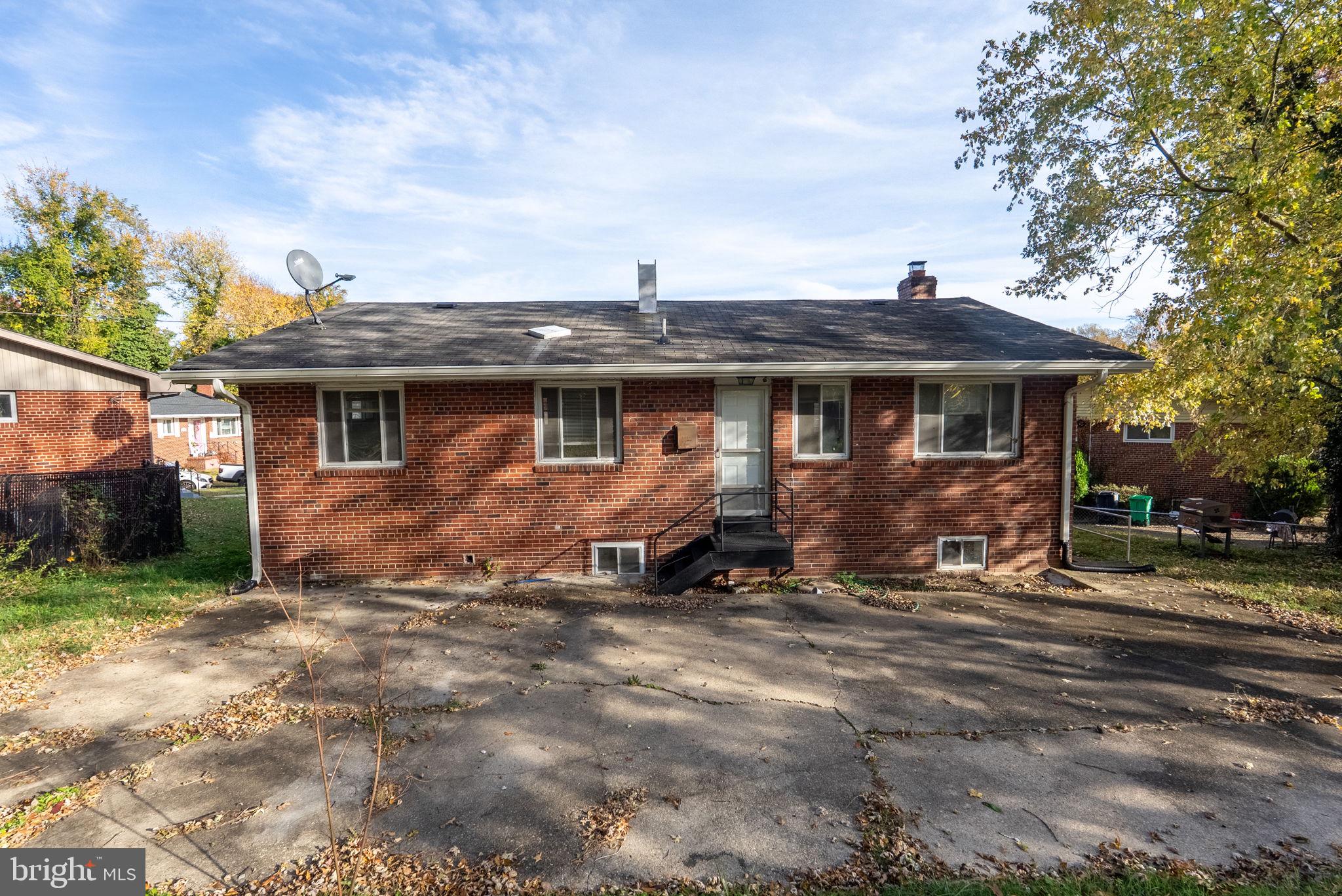 KAY PARK - Residential Lease