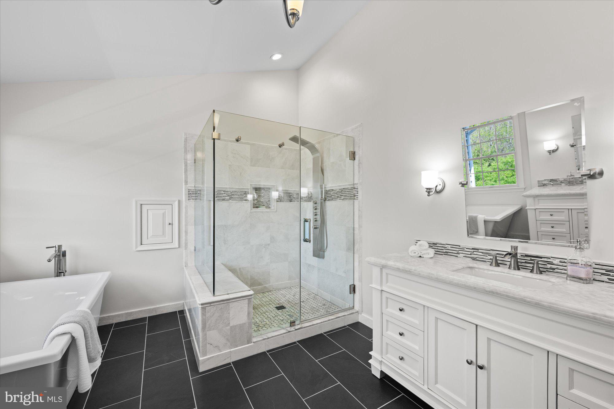 BELMONT COUNTRY CLUB - Residential