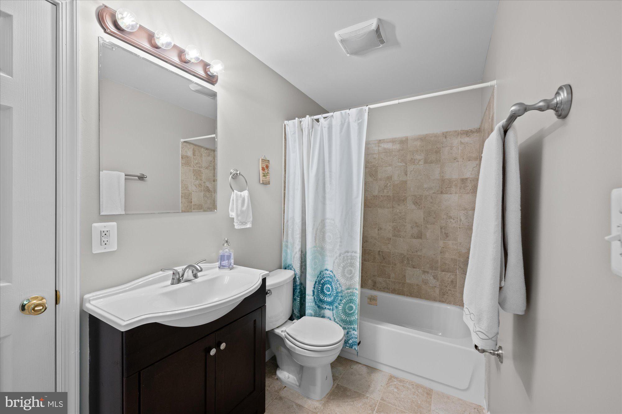 BELMONT COUNTRY CLUB - Residential