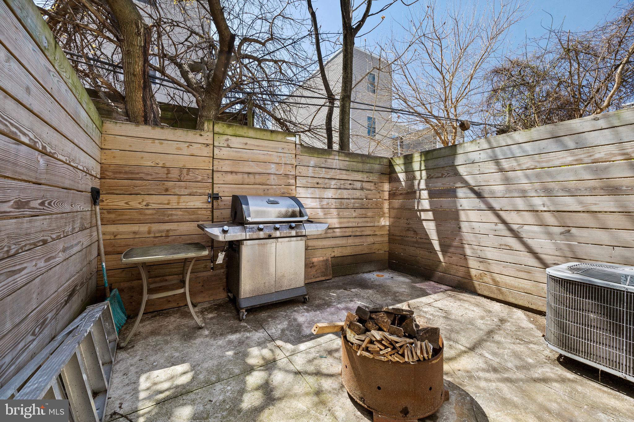 TEMPLE UNIVERSITY - Residential Lease