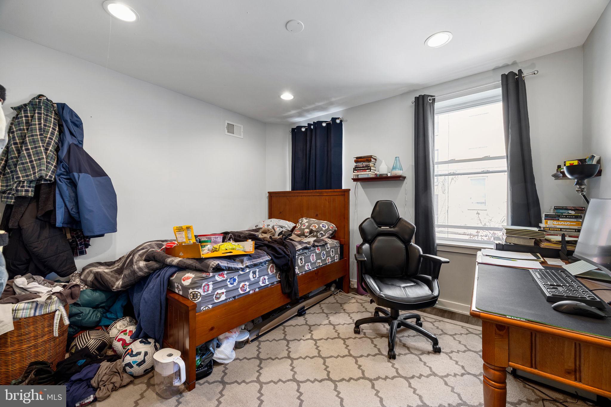 TEMPLE UNIVERSITY - Residential Lease