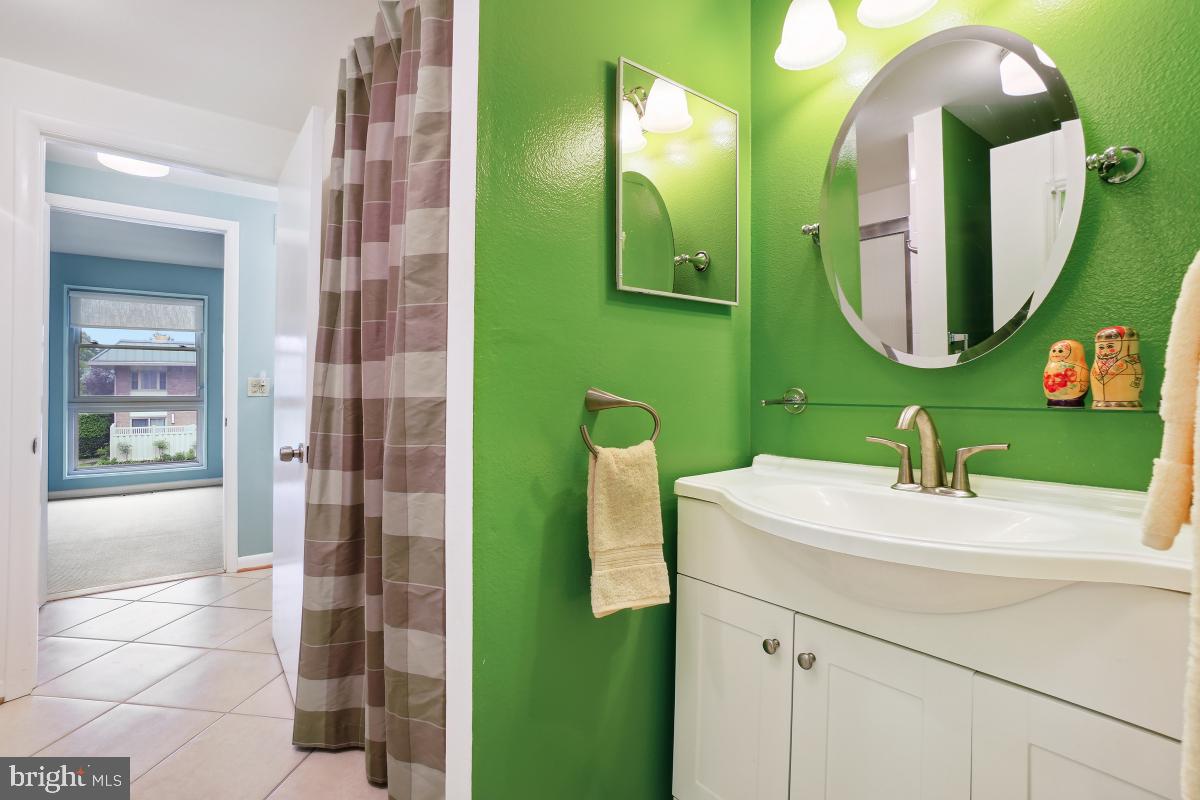 LEISURE WORLD - Residential