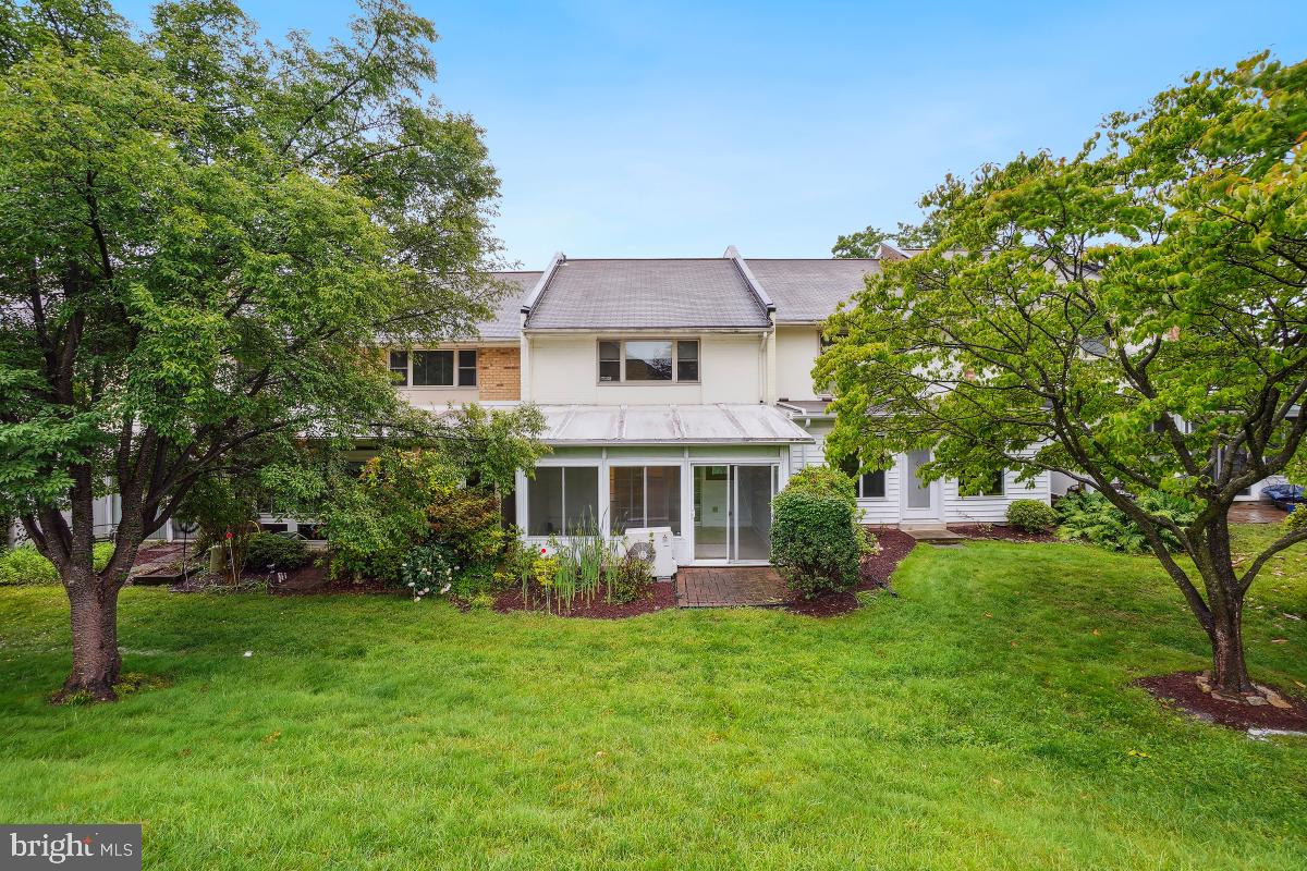 LEISURE WORLD - Residential