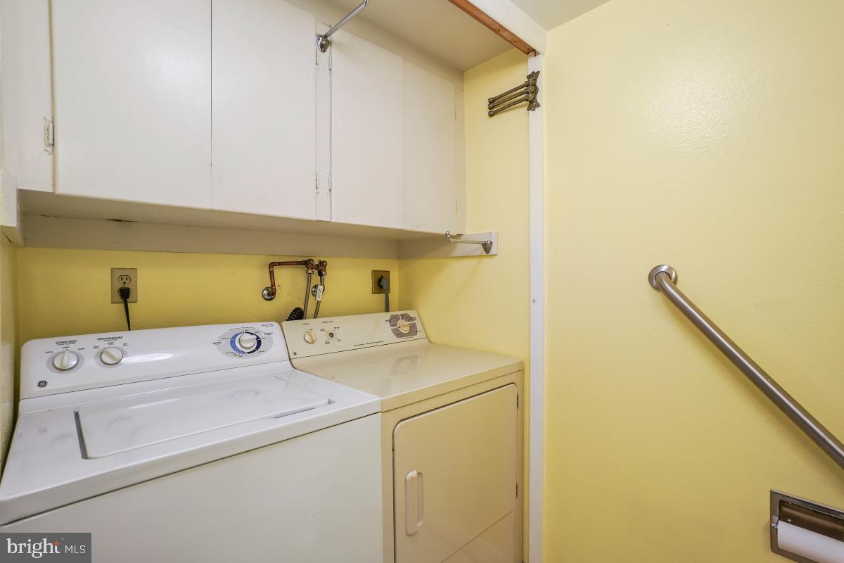 LEISURE WORLD - Residential