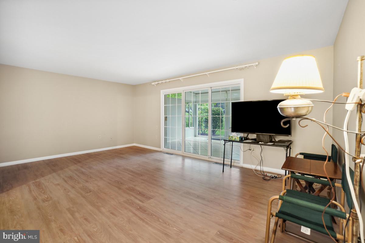 LEISURE WORLD - Residential