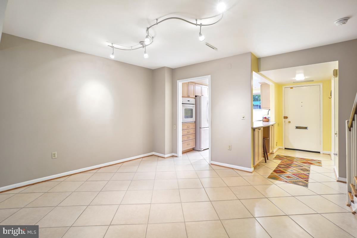 LEISURE WORLD - Residential