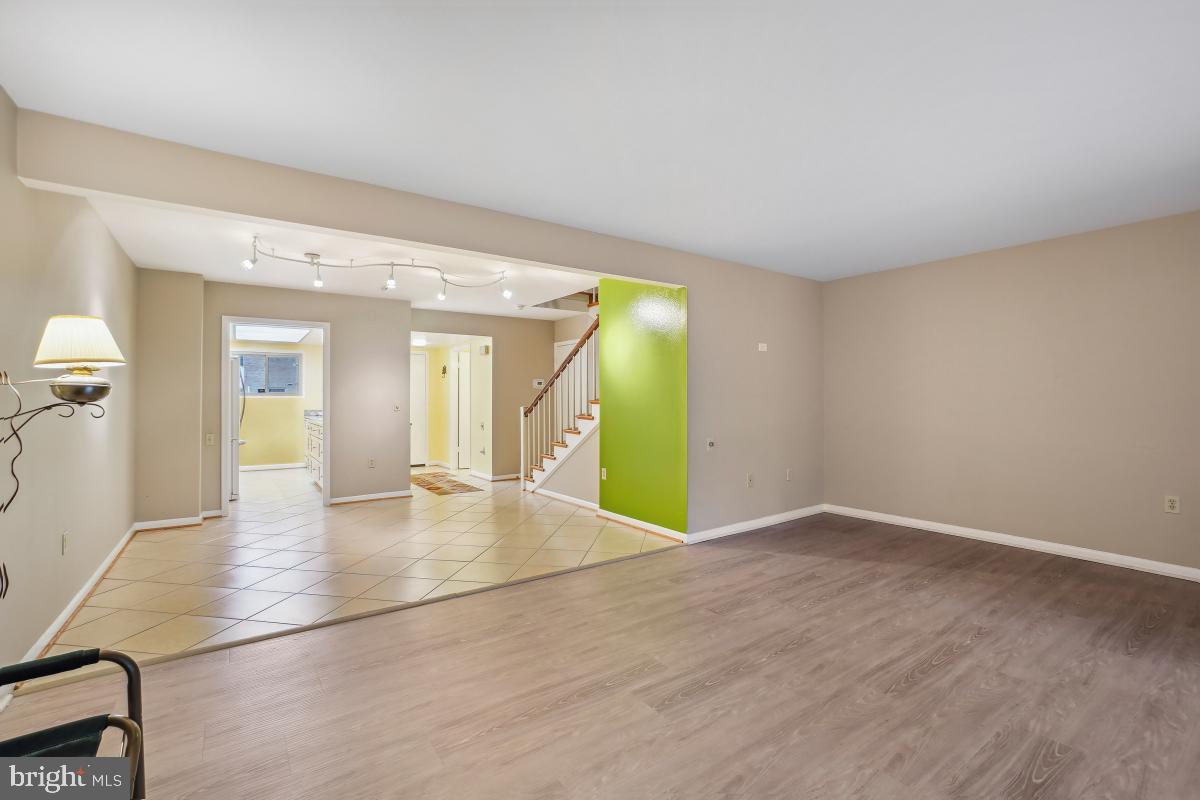 LEISURE WORLD - Residential