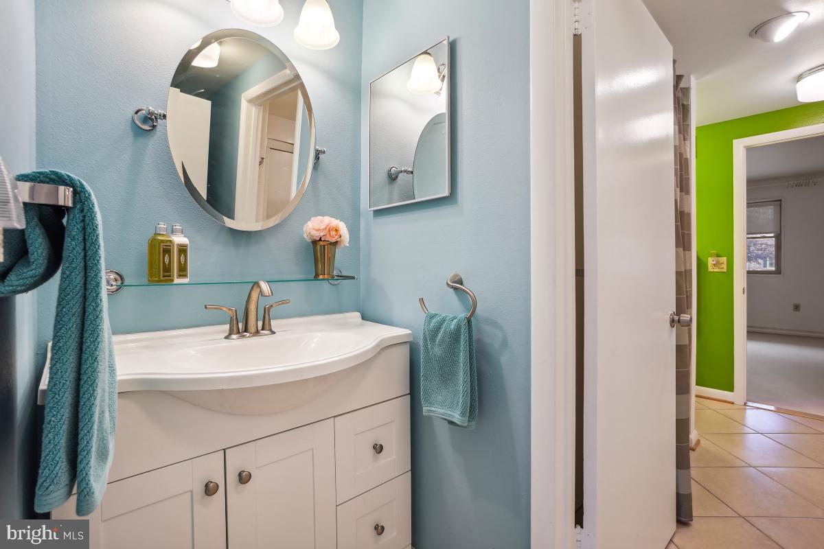 LEISURE WORLD - Residential