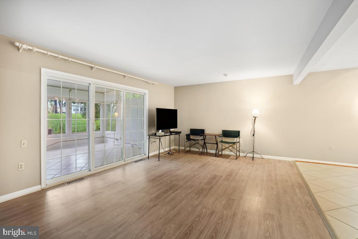 LEISURE WORLD - Residential