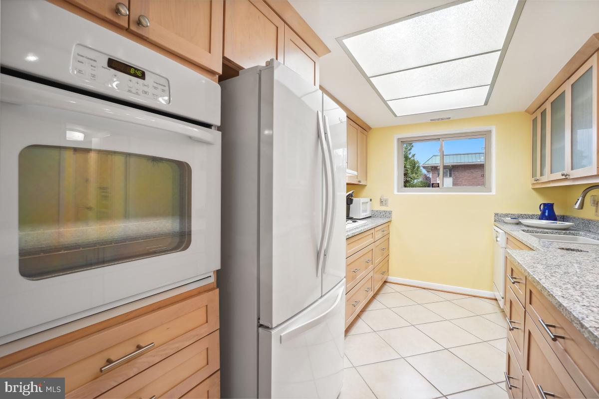 LEISURE WORLD - Residential