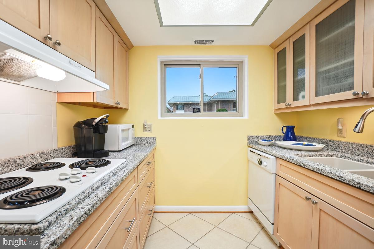 LEISURE WORLD - Residential